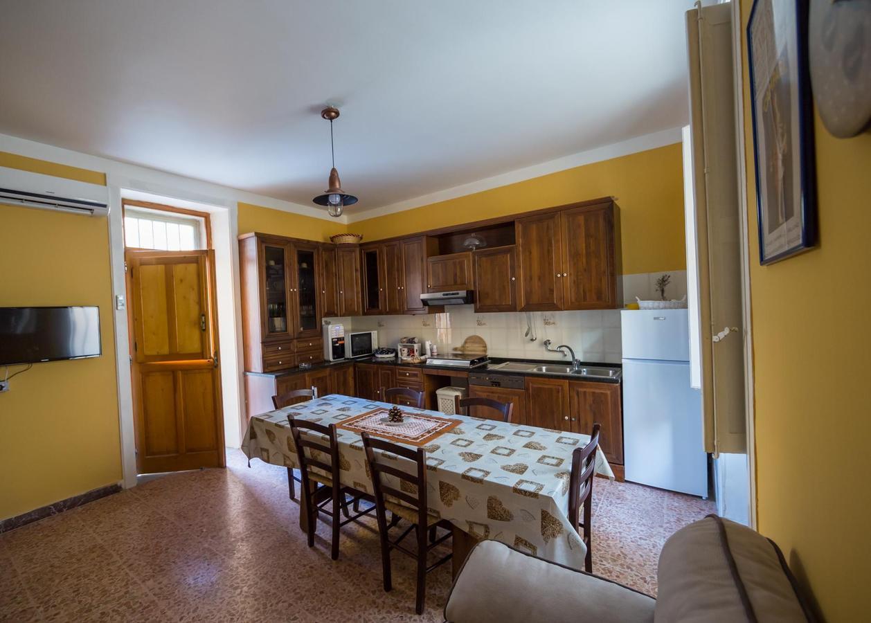 La Casa Di Eolo Bed & Breakfast วิลลาซานโจวานนี ภายนอก รูปภาพ